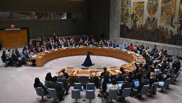 El Consejo de Seguridad de la ONU vota una resolución que permite a Palestina ser miembro de la ONU en la sede de las Naciones Unidas en Nueva York, el 18 de abril de 2024. (Foto de ANGELA WEISS / AFP)