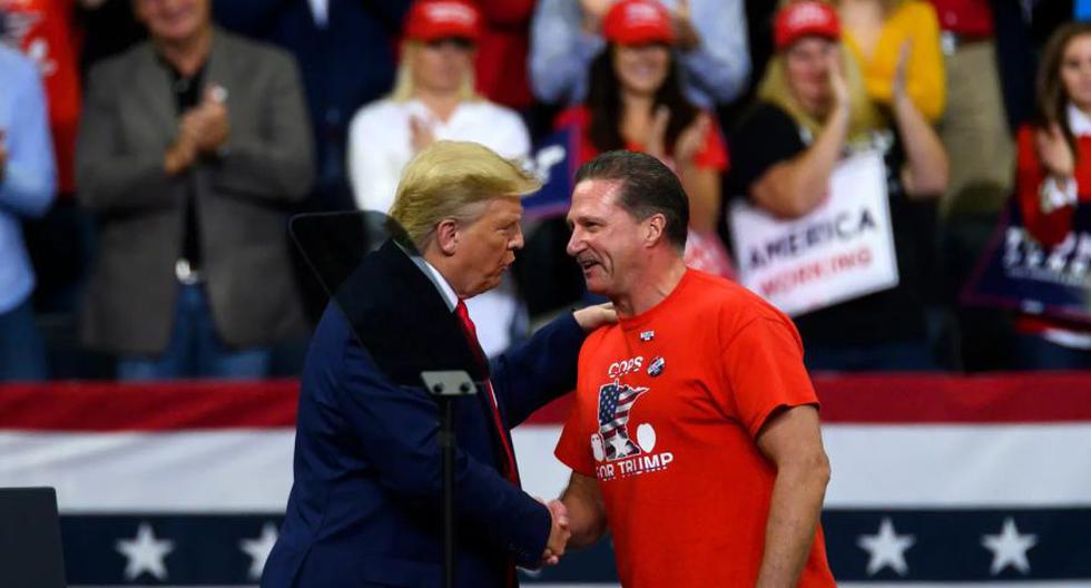 El año pasado, Bob Kroll, que no oculta su gusto por las viejas tácticas policiales, apareció en un mitin de campaña de Donald Trump y lo elogió como un “presidente maravilloso”. (Foto: AFP)