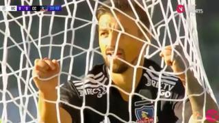 ¡'Gabi’ Costa, no! Peruano se cruzó y evitó gol de Colo Colo ante U. Católica | VIDEO