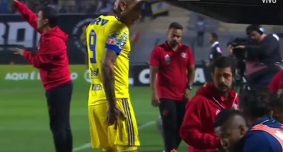 Paolo Guerrero no pudo jugar ni media hora del partido y ya preocupa en la Selección Peruana. (Foto: captura)