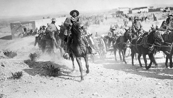 Pancho Villa montando a caballo. (Foto de Encyclopædia Britannica)