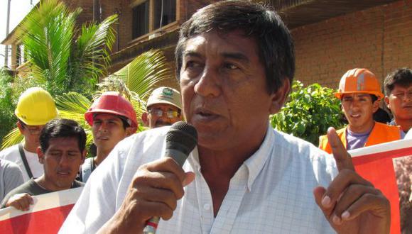 En su etapa como dirigente de la Federación Minera de Madre de Dios se opuso a las interdicciones realizadas por el Ejecutivo en el 2014.