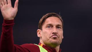 Francesco Totti recibió premio Presidente de UEFA por su trayectoria con la Roma