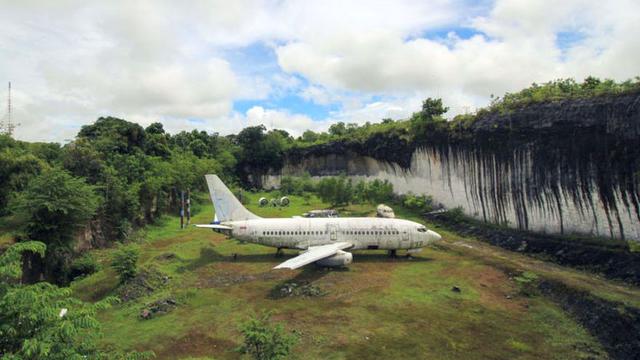 Así luce uno de los famosos Boeing 737 abandonados en Indonesia. (Instagram)