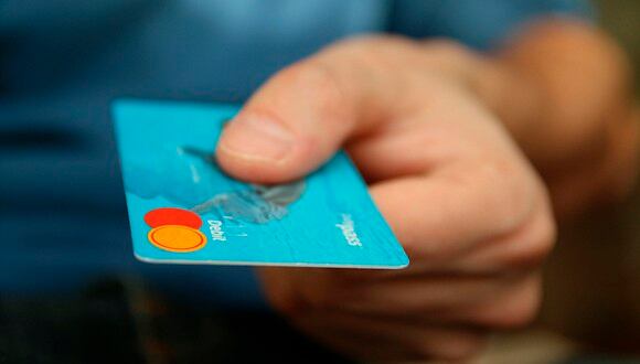 Memorizó tarjetas de crédito de 1.300 clientes y las usó para comprar por Internet. (Pixabay)