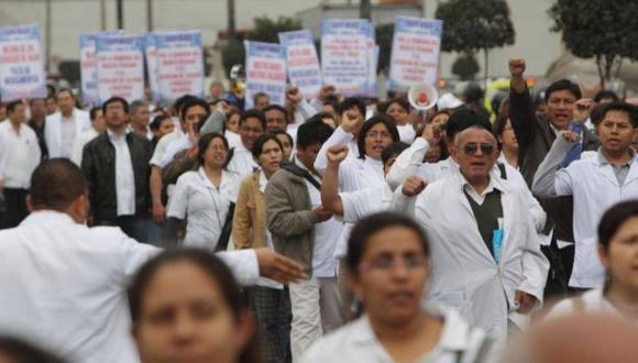 Minsa: sanciones para médicos en huelga se sabrán esta semana