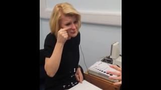 Mira la reacción de una británica al oír por primera vez