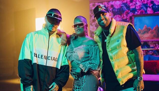 Karol G, J Balvin y Nicky Jam cantan el remix 'Mi Cama'. (Instagram: @karolg)