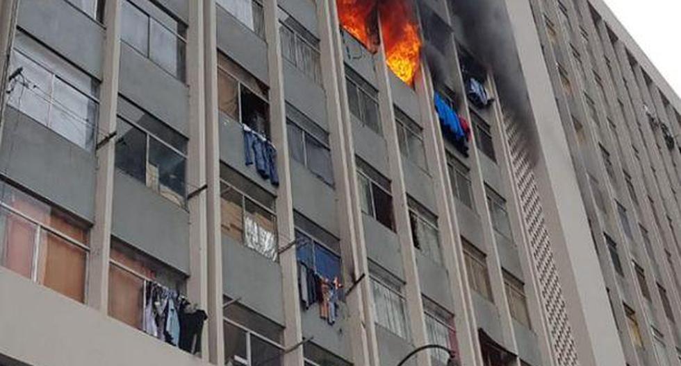 El incendio se registra en un edificio de la cuadra 11 de la avenida Abancay (Foto: Indeci)