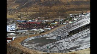 Trabajadores de Chinalco acatan huelga de dos días en Junín