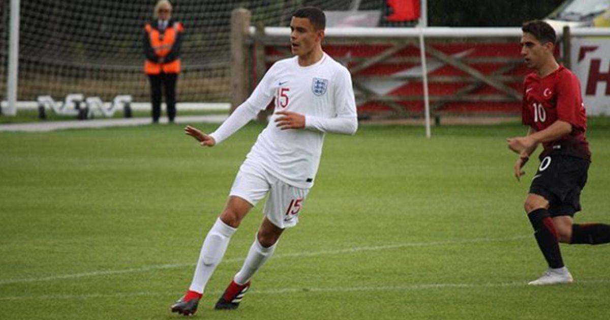 Alexander Robertson firmó su primer contrato profesional con Manchester City. (Instagram: @_alexanderrobertson)