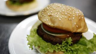 Lescano busca incluir la comida rápida en la Ley de Alimentación Saludable