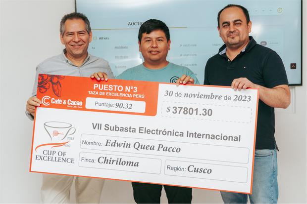 The production of Edwin Quea, third place in the Cup of Excellence, was bought by Japanese companies.