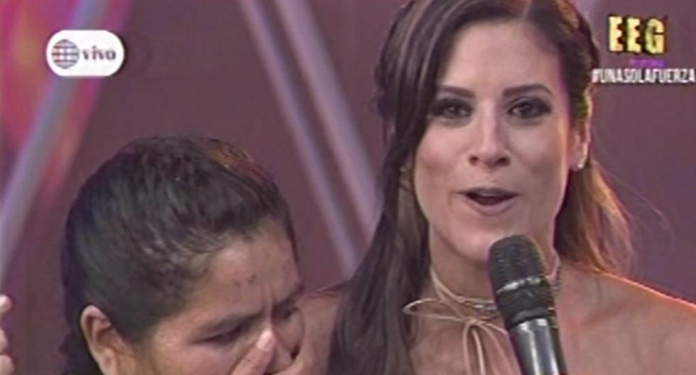 María Pía Copello no aguantó tanta emoción y lloró al entregar ayuda a familia damnificada.  (Foto: Video)