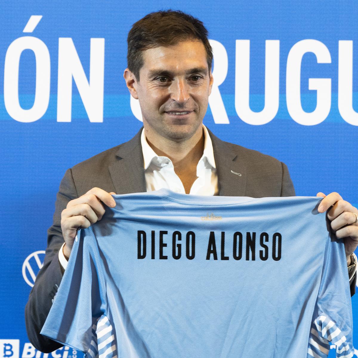 Selección Uruguaya  Diego Alonso fue oficialmente presentado como