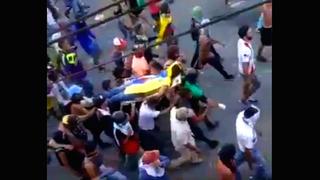 Levantamiento contra Maduro deja un muerto y casi cien heridos en Venezuela