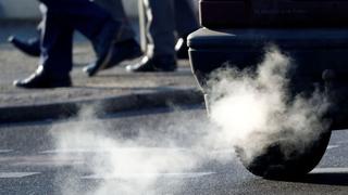 ¿Qué son los combustibles sintéticos y cómo pueden ayudar a que los carros estén libres de CO2?