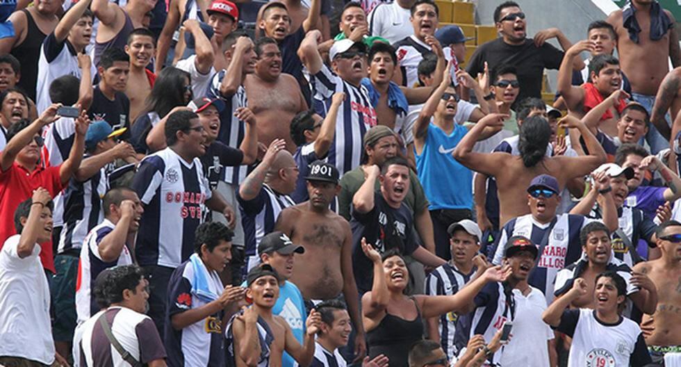 Gran sorpresa causó ver a un hincha de Alianza Lima en un partido de Huracán. (Foto: Carlo Sipán)