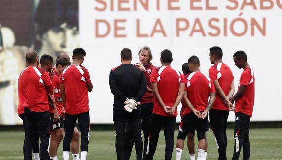 Con la habilitación de Paolo Guerrero, la lista de Perú se amplió a 24 futbolistas. Por ello, Ricardo Gareca deberá decidir la salida de un jugador. (Foto: USI)