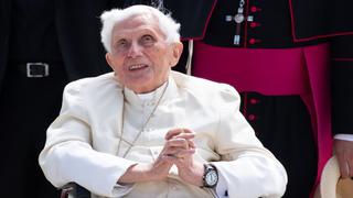 El papa emérito Benedicto XVI está “extremadamente frágil” por una infección en el rostro, según la prensa de Alemania