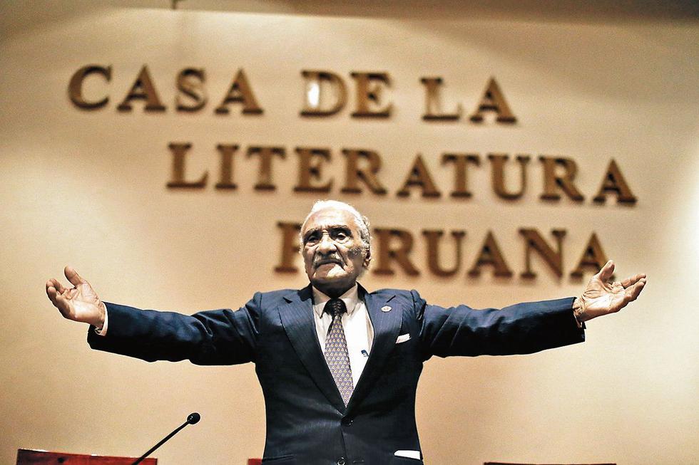 El año pasado, en la Casa de la Literatura Peruana, cuando el poeta fue homenajeado y premiado por esta institución.