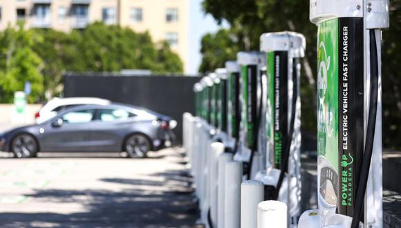 Reino Unido frena movilidad eléctrica al imponer nuevos impuestos