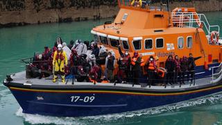 Más de 1.000 migrantes cruzan el canal de la Mancha hacia Reino Unido en un nuevo récord diario