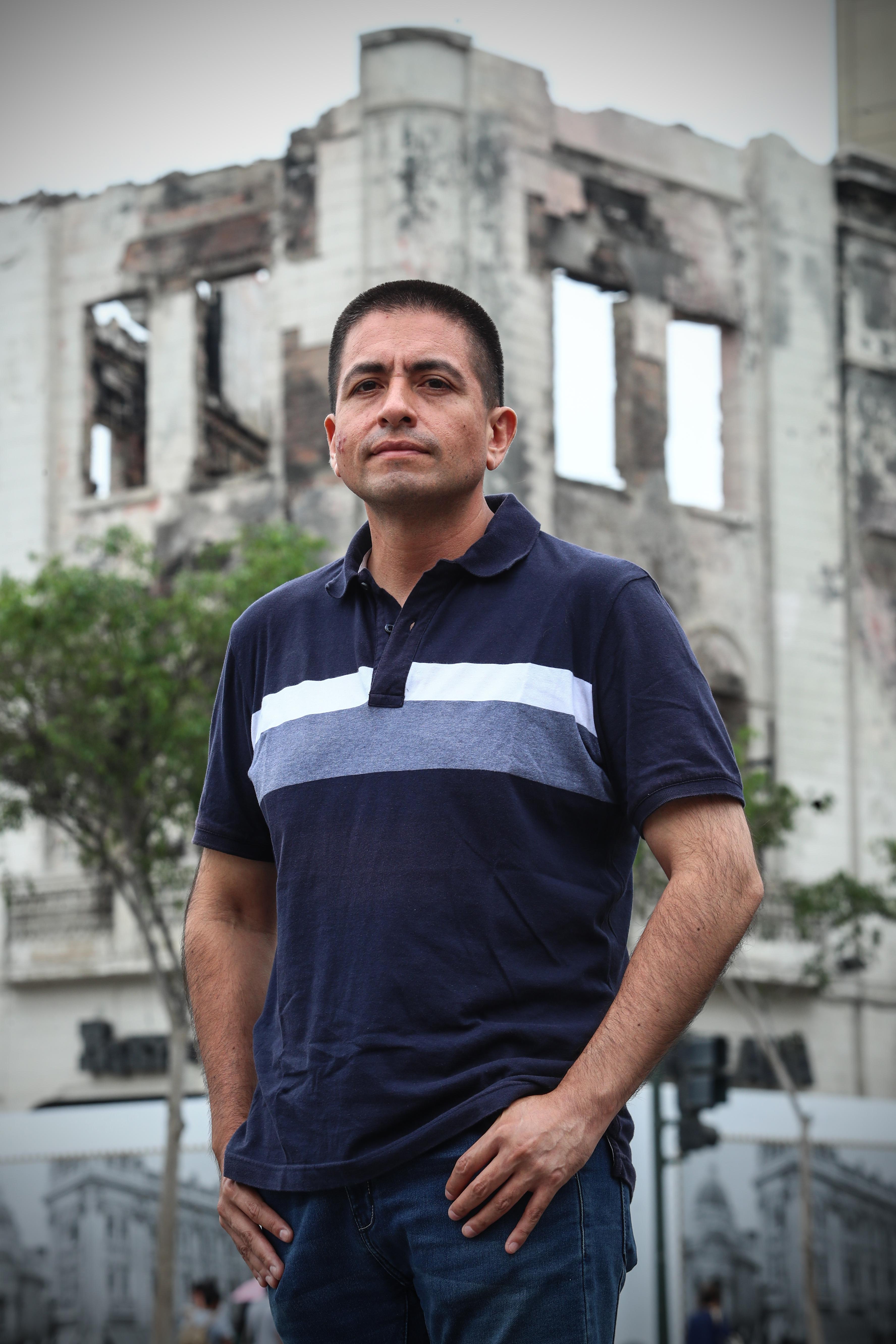 Vladimir Velásquez, diseñador gráfico y director del proyecto Lima Antigua. (Foto: Alessandro Currarino)