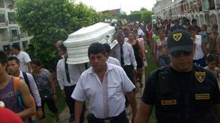 Pucallpa: entierran a niña electrocutada entre escenas de dolor