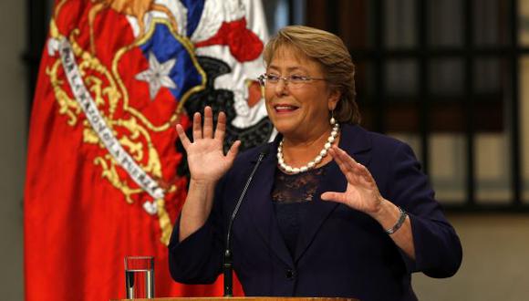 Desaprobación contra Bachelet se incrementó en 12 puntos
