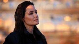 Angelina Jolie se extirpó los ovarios para prevenir cáncer