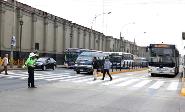 116 policías cuidarán estaciones del Metropolitanos y corredores complementarios.