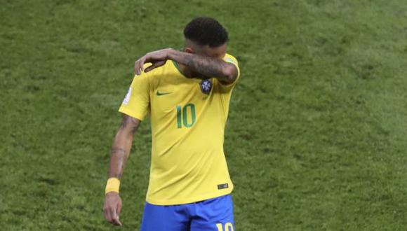 Neymar llorando tras la eliminación de Brasil de la Copa del Mundo. (Foto: AP)