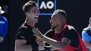 Con un pelotazo y la raqueta rota: Nick Kyrgios llegó a la final de dobles del Australian Open