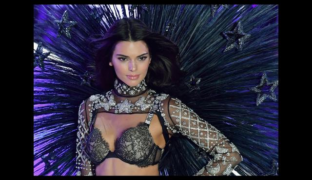 Kendall Jenner, quien cumplió 23 años hace poco, fue una de las estrellas del Victoria's Secret Fashion Show (VSFS) 2018. (AFP)