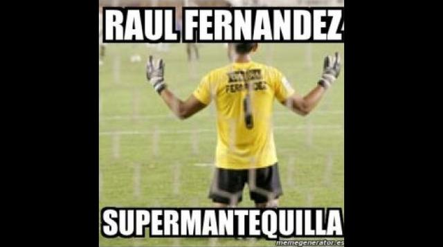 Raúl Fernández es víctima de memes tras terrible 'blooper'  - 10