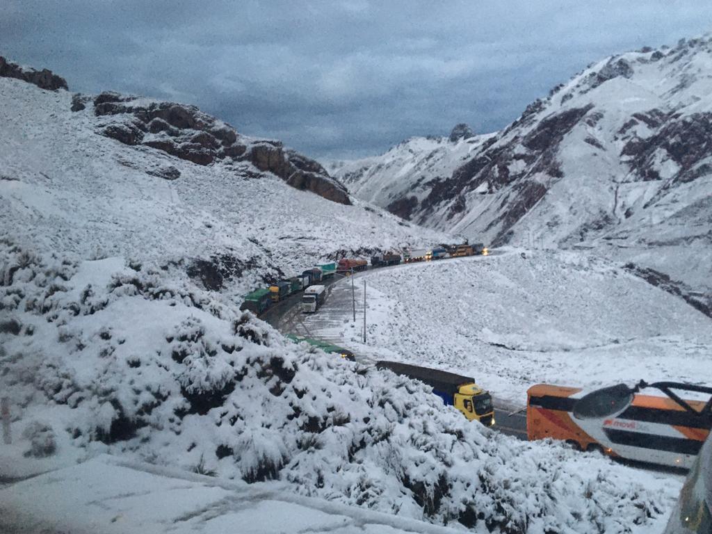 Así estuvo la Carretera Central debido a la nevada de moderada intensidad. (Foto: Kike Cuneo)