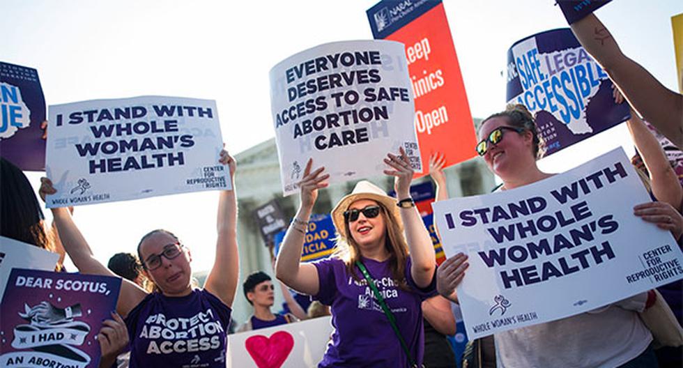 Corte Suprema de USA rechazó normas de Texas que impedían el aborto a personas de bajos recursos. (Foto: EFE)