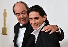 Enzo Vogrincic enamoró a su paso por la alfombra roja de los Oscars 2024 | FOTOS