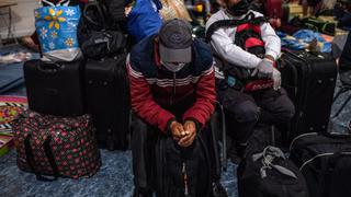 Sin trabajo y sin techo, venezolanos en Chile buscan regreso urgente a su país 