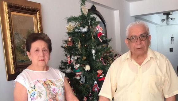 Los esposos Elena Trujillo Bravo (81) y Moisés Vera Terán (81), afiliados a PADOMI de EsSalud, residentes en Miraflores. (Foto: GEC)