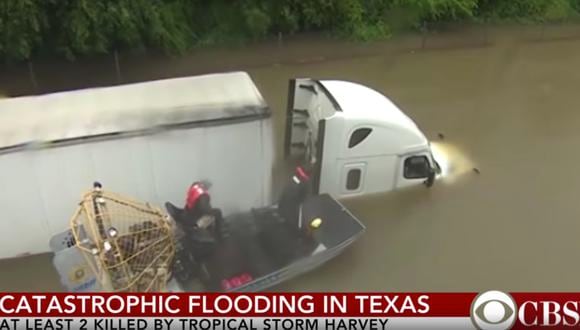 Camionero atrapado en Houston por Huracán Harvey.