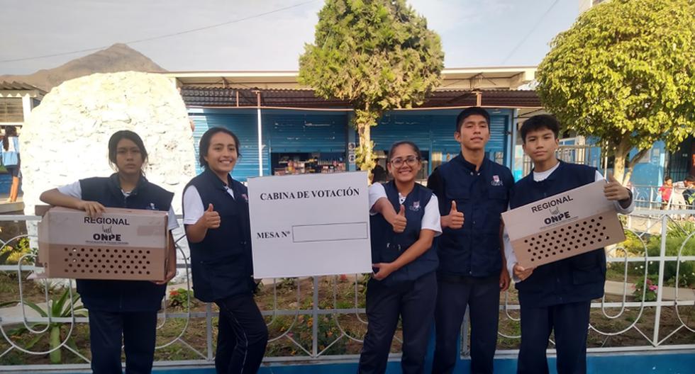 Este año, estudiantes migrantes participaron como voluntarios para supervisar el proceso electoral que contó con el apoyo de la ONPE. (Foto: Kevin Tinta Aguirre)