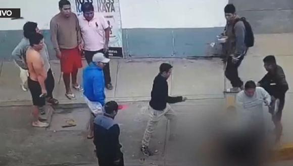 Vecinos desnudaron y golpearon a dos sujetos que, supuestamente, intentaron asaltar una vivienda en Los Olivos | Captura de video / RPP Noticias