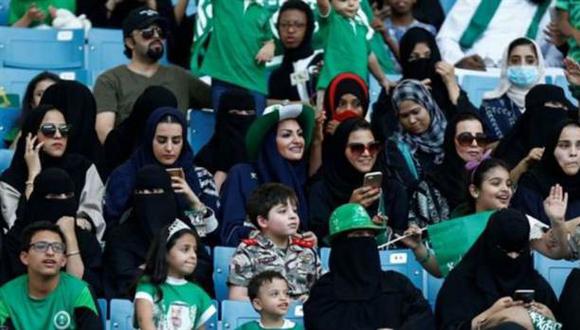 Arabia Saudí permite por primera vez a mujeres asistir a partidos de fútbol. (Reuters).