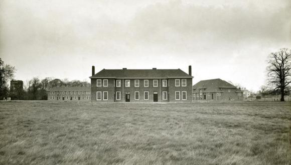 Los dormitorios de los pacientes del hospital psiqui&aacute;trico de Aston Hall, en el Reino Unido. (Foto: Nottin Gham City)