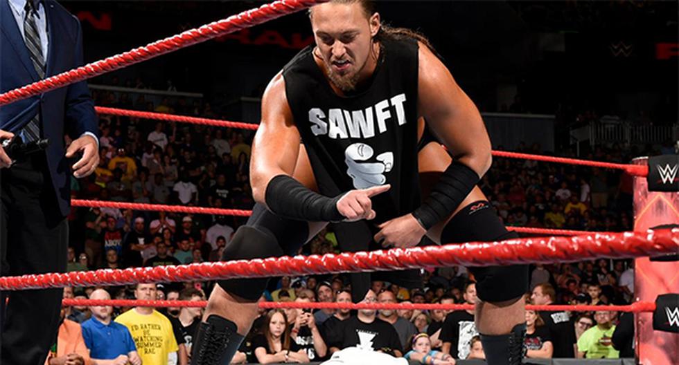 Uno de los episodios más duros para los fanáticos de la WWE sucedió este lunes en RAW. Enzo Amore no esperaba esta reacción de su amigo Big Cass. (Foto: WWE)