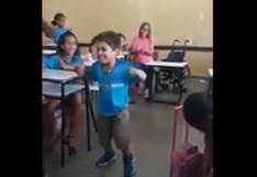 Este niño caminó por primera vez y sus compañeros de aula reaccionaron así