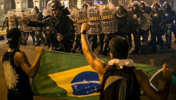 Brasil: Primera pelea entre hinchas fue por bandera argentina