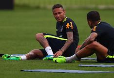 Neymar recibió pelotazo en la cara en práctica de Brasil
